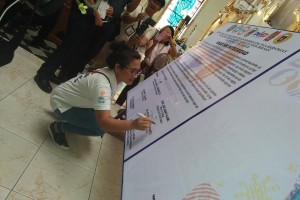 Calbayog bets sign peaceful poll pact